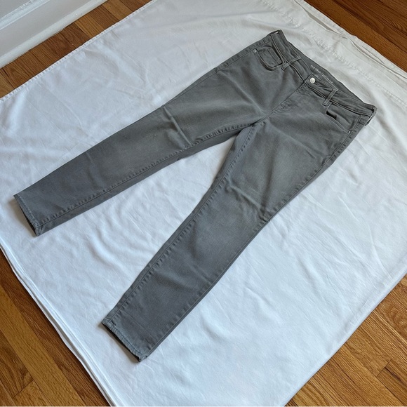 ★ Old Navy “Rockstar Built-In Sculpt” Jeans - Gray ★ - Picture 12 of 17